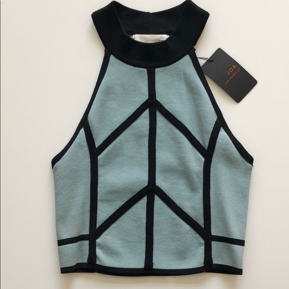 JOA Crop Top